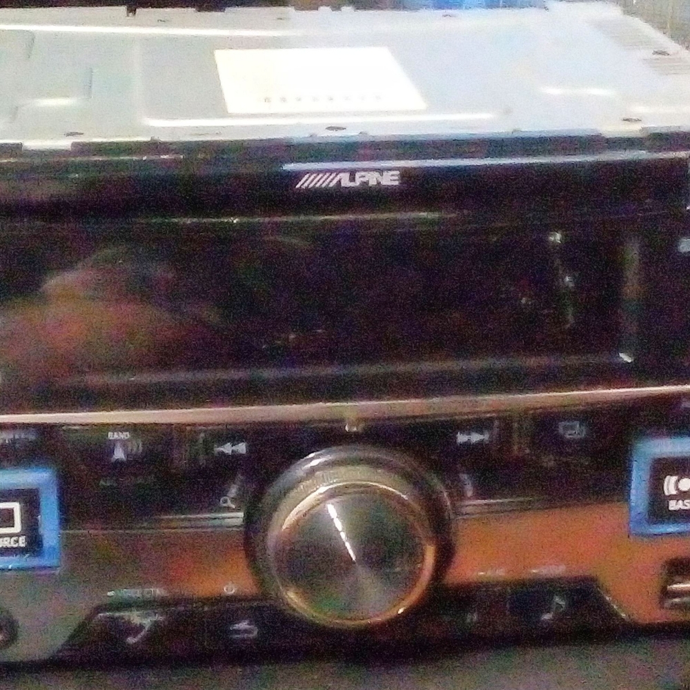 Alpine car mp3 CD player receiver with Bluetooth wireless technology